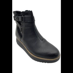 Clarks Women's Zylah Faye Leather Ankle Boot Black - Wide